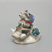 Фигурка «Зима» (Дети на санках), скульптор Трегубова В. М., Коростень, 1955-62 гг.