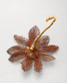 Ёлочная игрушка из канители «Цветок», Завод «Москабель», 1940-е гг.