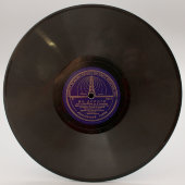 Пластинка с военными песнями «Эх, дороги» и «Матросские ночи», Апрелевский завод, 1940-е