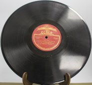 Советская старинная / винтажная пластинка 78 оборотов для граммофона / патефона с песнями И. С. Козловского: «Темня ночь» и «Гитара»