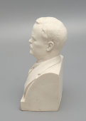 Настольный бюст «Молотов Вячеслав Михайлович», скульптор Таурит Р. К., керамика, СССР, 1930-е