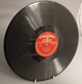 Пластинка с инструментальной музыкой «Яблочко» и «Светит месяц», Апрелевский завод, 1950-е гг 