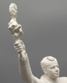 Агитационная скульптура «Салютующий Юрий Гагарин», автор Котов И. К., бисквит, Южноуральский фарфоровый завод, 1970-е