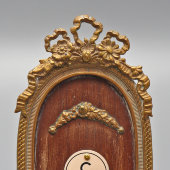 Старинный кабинетный термометр на декоративной подставке в стиле Людовика XVI, дерево, латунь, стекло, Европа, кон. 19 в.