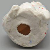 Статуэтка «Девочка в платочке», скульптор Бржезицкая А. Д., фарфор, Дулево, 1948-51 гг.