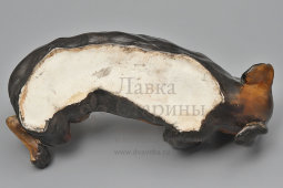 Интерьерная скульптура «Такса, лежащая на спине», бисквит, роспись, Гарднер, к. 19, н. 20 вв.