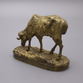 Скульптура из бронзы «Овечка на пастбище»