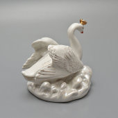 Статуэтка «Царевна-Лебедь» по мотивам «Сказки о царе Салтане» А. С. Пушкина, скульптор Кожин П. М., Дулево, 1955 г.