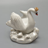 Статуэтка «Царевна-Лебедь» по мотивам «Сказки о царе Салтане» А. С. Пушкина, скульптор Кожин П. М., Дулево, 1955 г.