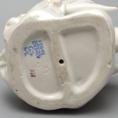 Статуэтка «Царевна-Лебедь» по мотивам «Сказки о царе Салтане» А. С. Пушкина, скульптор Кожин П. М., Дулево, 1955 г.