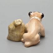 Статуэтка-миниатюра «Надежный сторож» (собака бульдог), скульптор Ю. М. Львов, авторская подпись, Первомайский фарфоровый завод (Песочное), 1980-90 гг.
