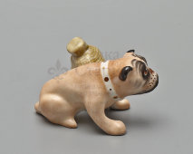 Статуэтка-миниатюра «Надежный сторож» (собака бульдог), скульптор Ю. М. Львов, авторская подпись, Первомайский фарфоровый завод (Песочное), 1980-90 гг.