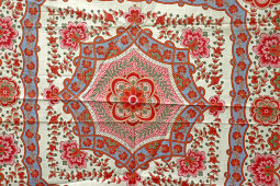 Старинный ситцевый платок «Цветочный орнамент», Красно-Пресненская Трёхгорная мануфактура, г. Москва, 1928 г.