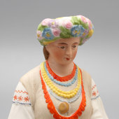 Статуэтка «Украинка в национальном костюме», бисквит, ранние Вербилки, 1927-32 гг.