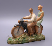Керамическая статуэтка «На мотоцикле», СССР 1950-е гг.