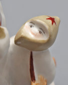 Статуэтка, скульптурная группа «Маленький доброволец», скульптор Ю. М. Львов, авторская подпись, Первомайский фарфоровый завод (Песочное), 1980-90 гг.