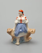 Фигурка, миниатюра «Колхозница» из серии «Наши будни», скульптор Трегубова В. М., фарфор, Коростень, 1955-62 гг.