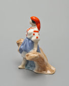 Фигурка, миниатюра «Колхозница» из серии «Наши будни», скульптор Трегубова В. М., фарфор, Коростень, 1955-62 гг.