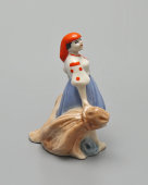 Фигурка, миниатюра «Колхозница» из серии «Наши будни», скульптор Трегубова В. М., фарфор, Коростень, 1955-62 гг.