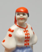 Фигурка, миниатюра «Колхозница» из серии «Наши будни», скульптор Трегубова В. М., фарфор, Коростень, 1955-62 гг.