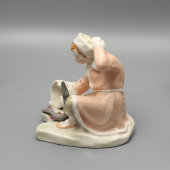 Фигурка «Емеля со щукой», скульптор А. Аксючиц, фарфор, Минский ФФЗ, 1957-60-е
