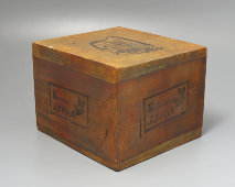 Старинная дореволюционная карамель «Думка» в невскрытом ящике, Конфектная фабрика Рассим Ш. Л., г. Херсон, до 1914 г.