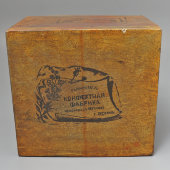Старинная дореволюционная карамель «Думка» в невскрытом ящике, Конфектная фабрика Рассим Ш. Л., г. Херсон, до 1914 г.