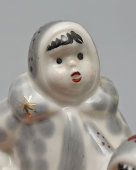 Статуэтка «Подружки» из композиции «Зимний дворик», скульптор Албул В. В., художник Албул Н. А., фарфор, Полонский ЗХК, 1980-е