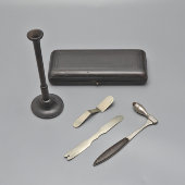 Старинный набор медицинских диагностических инструментов в футляре, фирма «В. Претцель, преемник Карл Борхарт», Москва, до 1917 г.