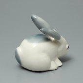 Статуэтка «Кролик», скульптор  Сморгон Л. Н., ЛЗФИ, 1950-60 гг.
