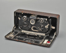 Старинный складной стереофотоаппарат «Ica Stereolette» с объективом Helios 1:8 65 mm, Дрезден, Германия, 1910-е