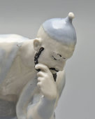 Статуэтка «Танцовщик П. А. Гусев в партии хана Гирея в балете «Бахчисарайский фонтан», скульптор Киселев А. А., фарфор,​ ЛЗФИ, 1950-60 гг.