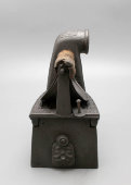 Чугунный угольный утюг с трубой «Нептун Конскъ» (Neptun Konskie) № 6, Россия, 19 век