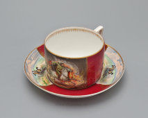 Агитационная чайная пара, чашка с блюдцем из сервиза «Оборонный» (Тачанка), художник Сазонов С. Е., фарфор, Вербилки, 1934-40 гг.