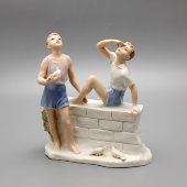 Авторская статуэтка «Юные мечтатели», Дулевский фарфоровый завод, 1950-60 гг.