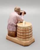 Антикварная фарфоровая солонка «Крестьянин, пьющий воду из ковша», бисквит, Вербилки (бывш. Гарднер), 1920-е