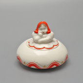 Пудреница с крышкой, шкатулка «Матрёшка», авторы Дегтярев А. В., Сморгон Л. Н., фарфор, ЛЗФИ, 1956-67 гг.