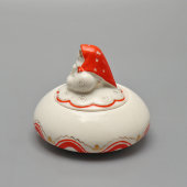 Пудреница с крышкой, шкатулка «Матрёшка», авторы Дегтярев А. В., Сморгон Л. Н., фарфор, ЛЗФИ, 1956-67 гг.