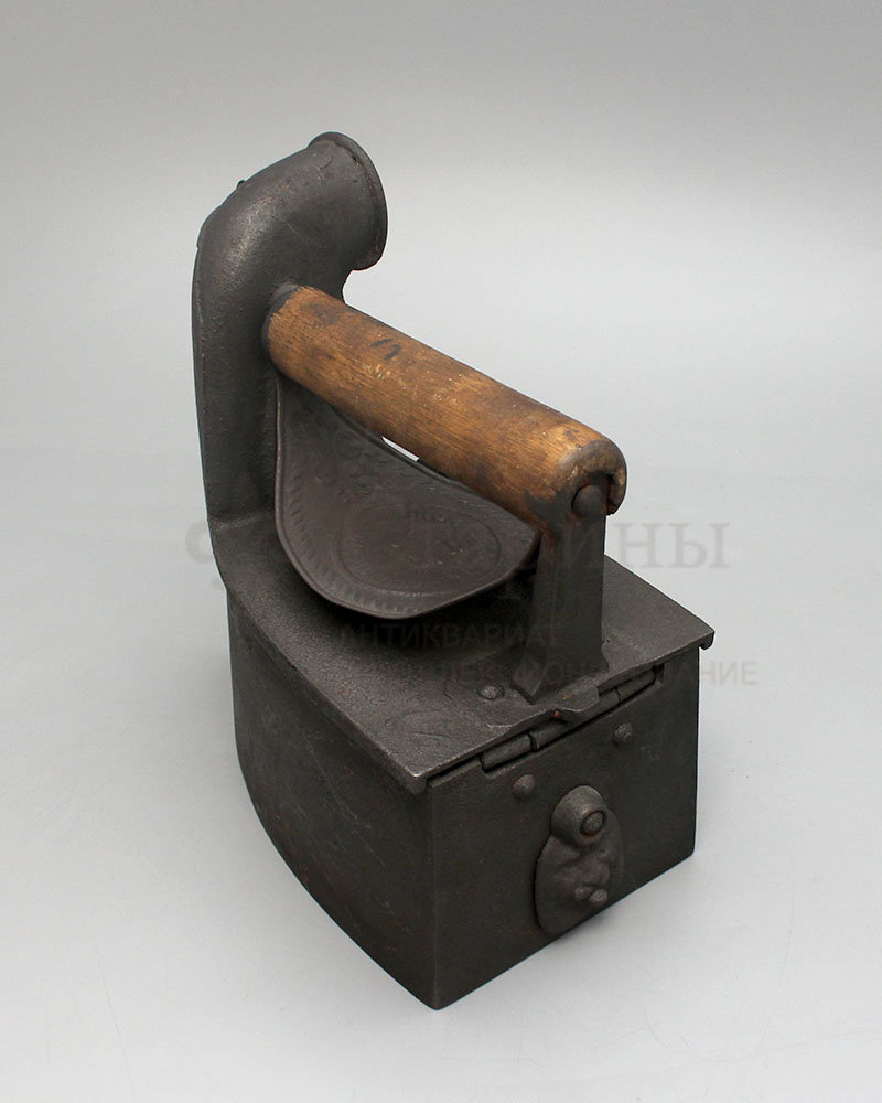 Купить старинный угольный утюг с трубой «Iron Сzestochowa» № 7 1/2, г ...