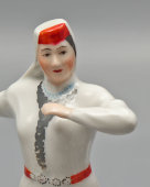 Статуэтка «Татарский танец», скульптор Замятина Н. А., фарфор, Дулево, 1937-47 гг.