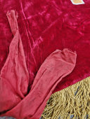 Огромное знамя-растяжка аккумуляторного завода «Красная искра», Ленинград, 1930-40 гг.