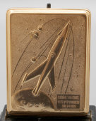 Заводной музыкальный сувенир, портсигар «Советские спутники Земли», 1950-е