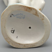 Фигурка «Школьница», скульптор Велихова С. Б., ЛФЗ, 1960-е