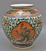 Китайская ваза с растительным орнаментом, фарфор, 1950-60 гг.