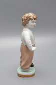 Фигурка «Мальчик с мишкой», скульптор Холодная М. П., фарфор, ЛФЗ, 1950-е