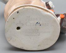 Фигурка «Мальчик с мишкой», скульптор Холодная М. П., фарфор, ЛФЗ, 1950-е