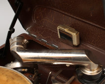 Компактный патефон в металлическом каркасе «Columbia Viva tonal Grafonola № 100», Англия, 1930-40 гг.