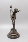 Бронзовая скульптура «Гимнастка с мячом», J. B. Deposee, Европа, сер. 20 в.