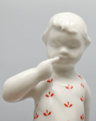 Статуэтка «Мальчик с мишкой», скульптор Павловская Н. А., Песочное, 1953 г.