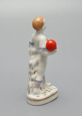 Статуэтка «Юный динамовец», скульптор Интизарян​ М. А.​, фарфор, Вербилки, 1950-60 гг.